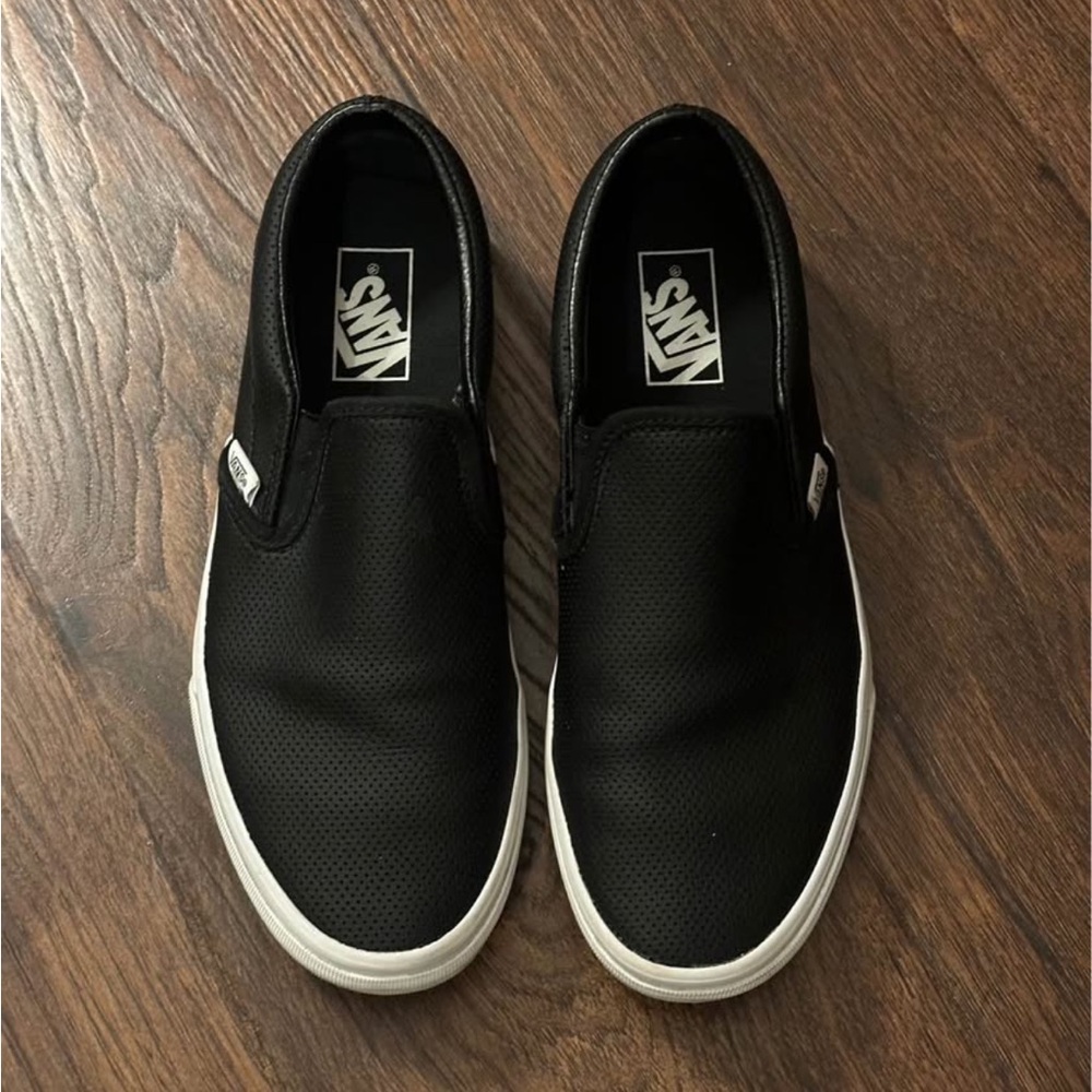 Vans Classic Slip-On Sneakers in Black size 10 WOMENS 8.5 MENS